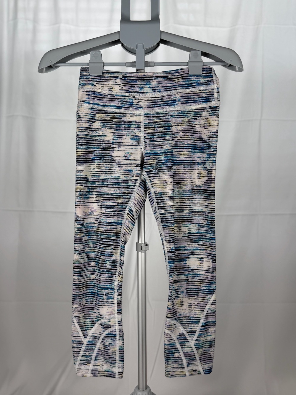 Lululemon Run Inspire Crop II Leggings Space Dye Floral Multi Blue Purple Size 4